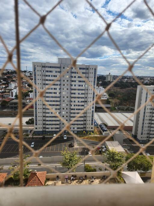 Apartamento Em Condominio Com Lazer ベロ・オリゾンテ エクステリア 写真